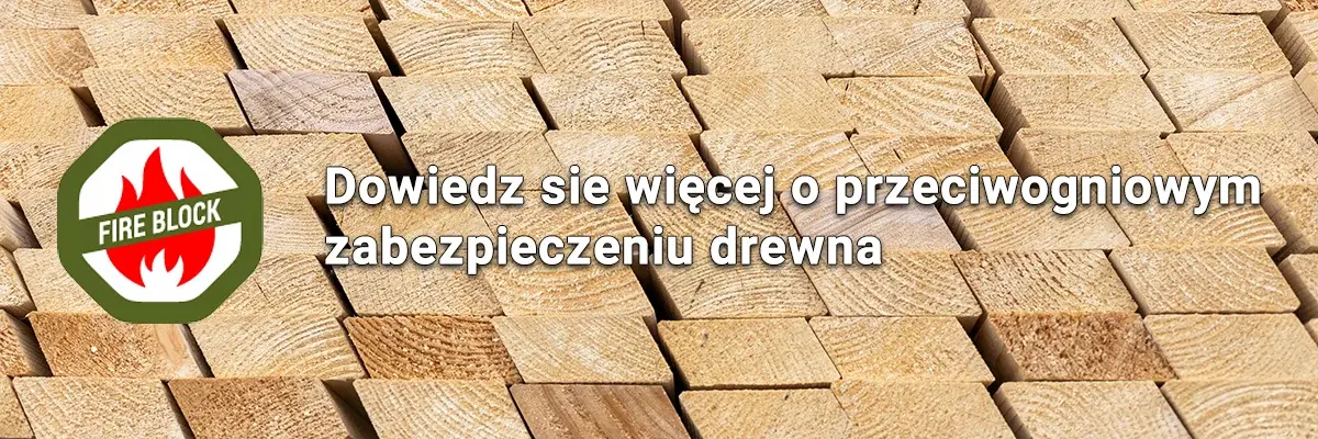 Stos struganych kantówek świerkowych ułożonych ukośnie, na nim znak z płomieniem i napisem Fire Block
